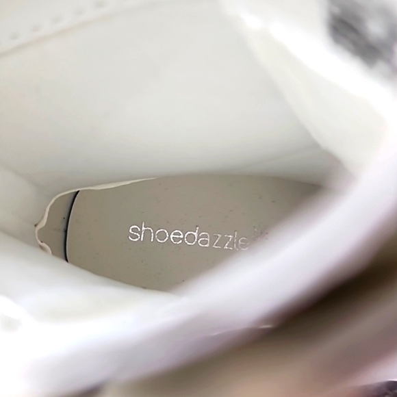 Women's White Boots, Lace up, lug soles with pouch. Shoe Dazzle. Size 7.5. - Picture 8 of 14